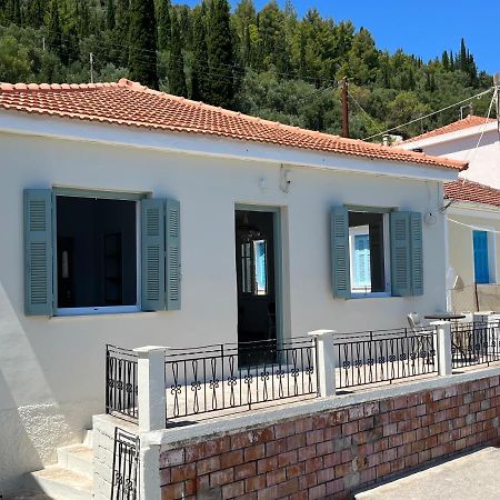Modern Cottage On The Sea Vathy  Buitenkant foto